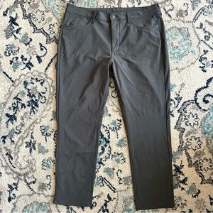 American Eagle Men’s Grey Slim Khaki Pant Size 36x30